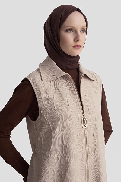 Armine TREND Γιλέκο με φερμουάρ με ανάγλυφο σχέδιο μπεζ 25KT526