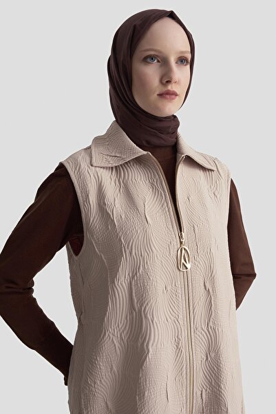 Armine TREND Γιλέκο με φερμουάρ με ανάγλυφο σχέδιο μπεζ 25KT526