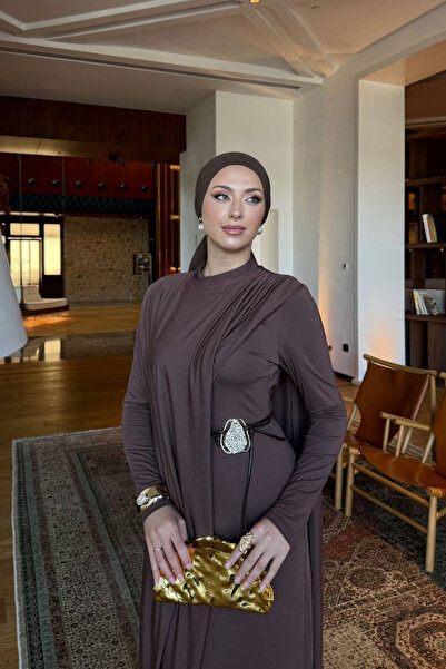 Love Fab Önden Kruvaze Kapama Model Kemerli Tesettür Abiye Elbise