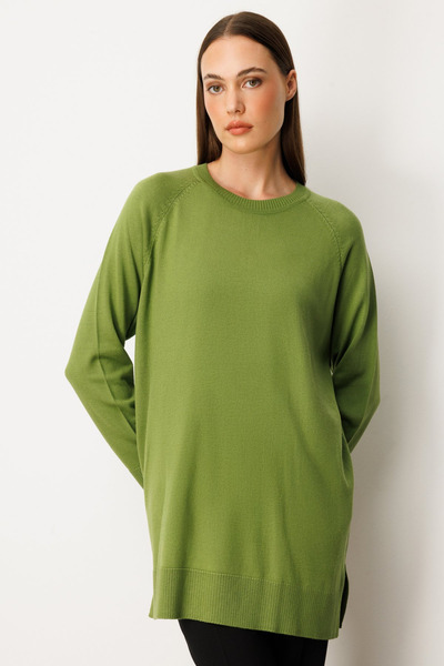 On Fashion سترة بياقة دائرية مع أزرار على الظهر