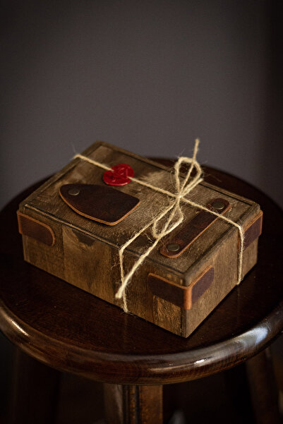 Hi Leather KİŞİYE ÖZEL HEDİYELİK MÜHÜRLÜ AHŞAP KUTU Hediyelik Ahşap Kutu (küç...