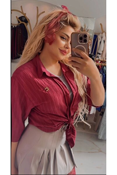 Maison MeDa قميص فاخر ذو ملمس مجعد باللون العنابي بتصميم عصري وأنيق ومريح