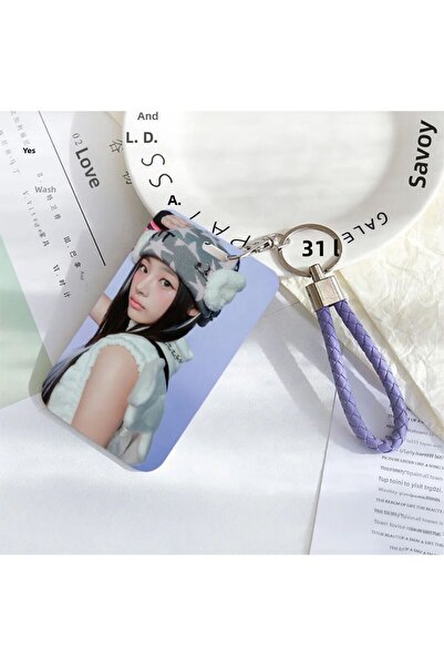 Kpop Dünyasi NEW JEANS '' Minji '' Σκληρό κάλυμμα Κάτοχος κάρτας/Μπρελόκ