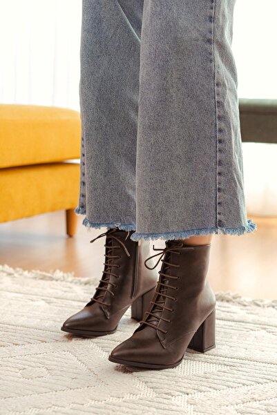 DURUNUN BUTİĞİ Duliz Kahverengi Sivri Burun Bağcıklı Günlük Kadın Bot