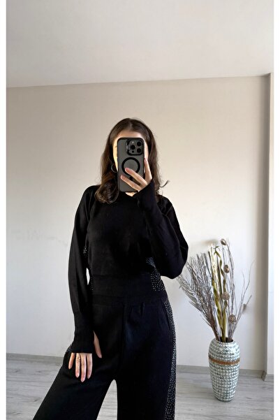 Aspendia طقم تريكو نسائي بتفاصيل حجرية على الجوانب وأربطة للأصابع