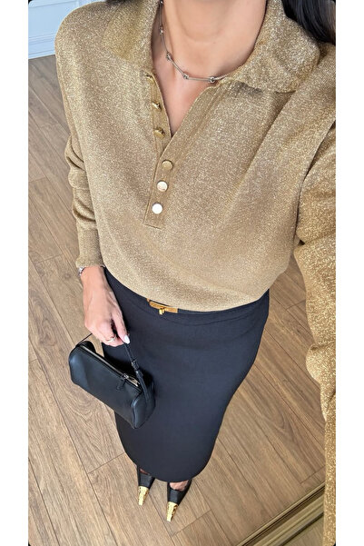 FEMMESTUDIO Kadın Polo Yaka Gold Düğmeli Simli Triko Bluz