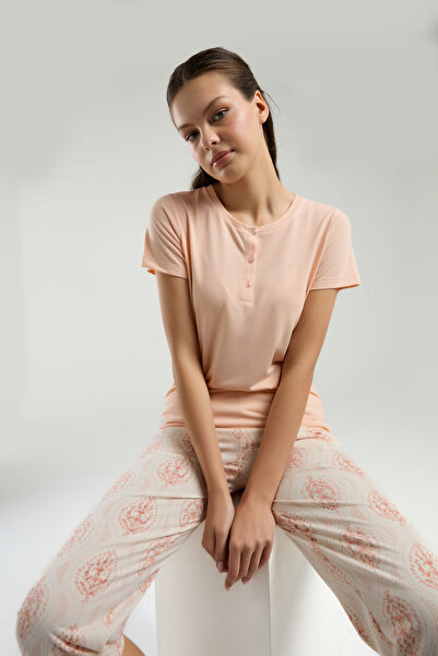 Arnetta Women's Orange Capri Suit