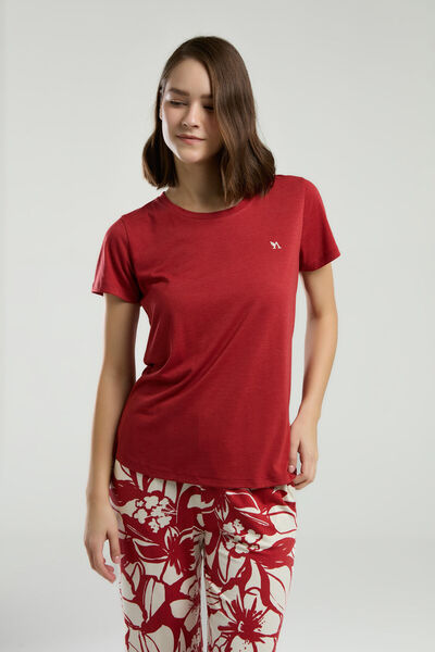 Arnetta Women's Red Capri Suit