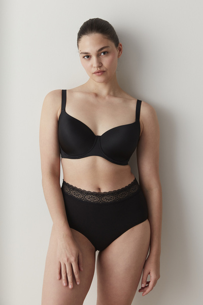 Penti Schwarzer, die Schönheit verbessernder Bügel-BH