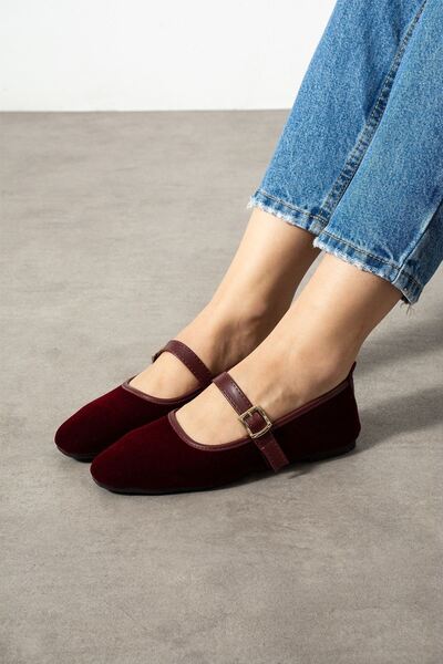 FUGA MODA Bellina gold buckled velvet textured elegant lightweight home slipper with border detail