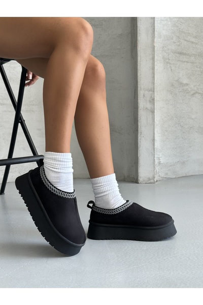 AZE STEP حذاء رياضي أسود مزين بالريش من الداخل