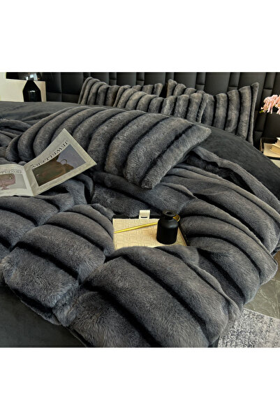 Dercasa Luxury faux rabbit fur set