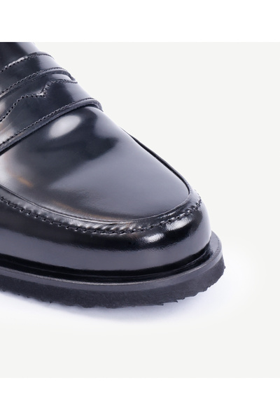 Yargıcı Zımba Detaylı Deri Loafer