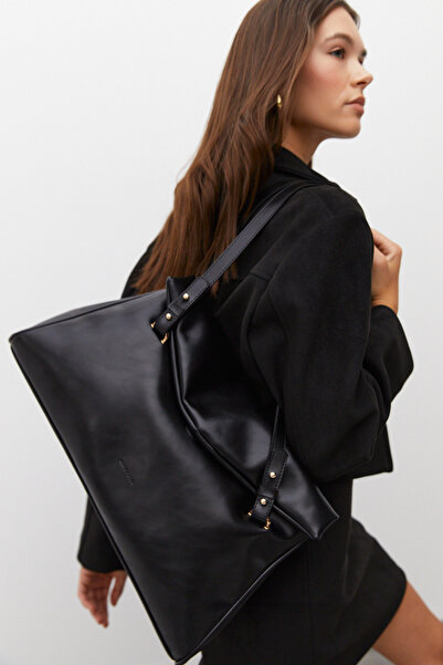 urban focus Shoulder Bag