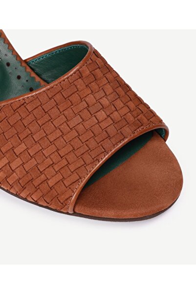 Yargıcı KÖSELE KAPLAMA YUMUŞAK DERİ TOPUKLU TERLİK