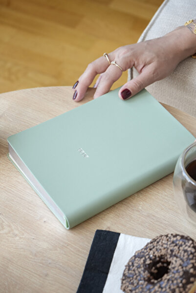 Victoria's Journals Smyth 2026 Daily Agenda A5 (14X21Cm) Flexible Cover Ivory 80 Gr.