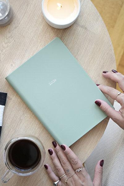 Victoria's Journals Smyth 2026 Daily Agenda A5 (14X21Cm) Flexible Cover Ivory 80 Gr.