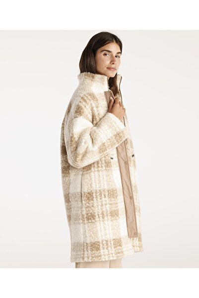 Yargıcı Beli Lastikli Çıtçıtlı Palto