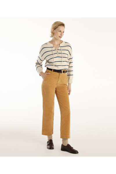Yargıcı Arka Cep Detaylı Rahat Düz Paça Yüksel Bel Pantolon