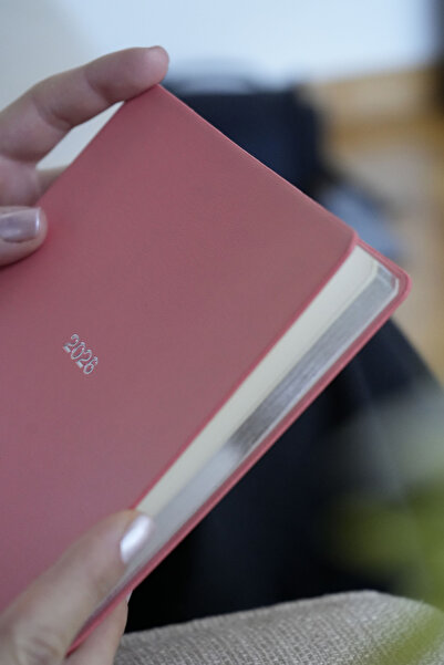 Victoria's Journals Smyth 2026 Weekly Agenda A5 (14X21Cm) Flexible Cover Ivory 80 Gr.