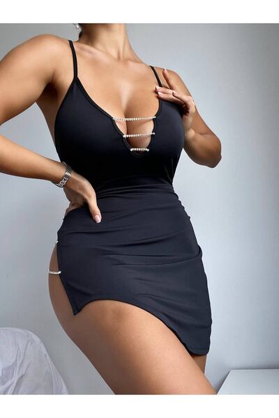 ENMADAM Siyah Taşlı Yandan Yırtmaçlı Göğüs Dekolteli Mini Elbise