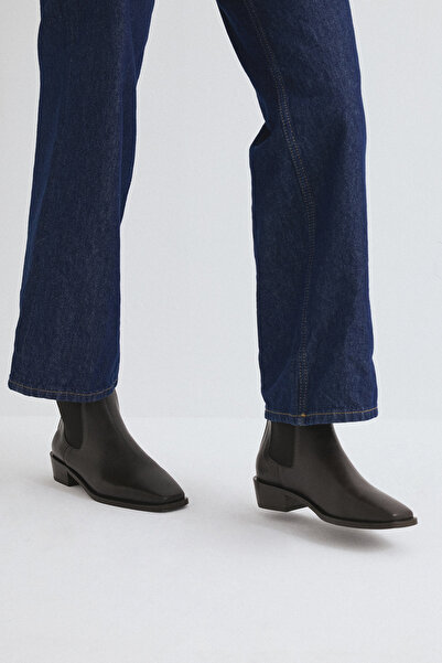 LUTVELIZADE Bot 2303 - Küt Burun Yanları Lastikli Acı Kahve Kadın Bot