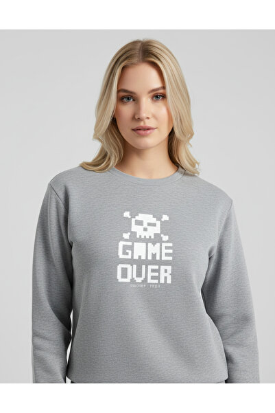 RPT MODA VELIKI SWEATSHIRT SA OTISNUTIM DETALJIMA I HOKLETOVANIM VRATOM