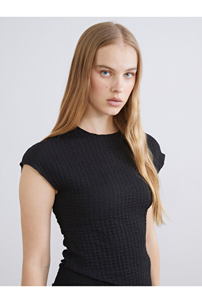 LC Waikiki بدلة نسائية من XSIDE بياقة دائرية ونسيج مميز