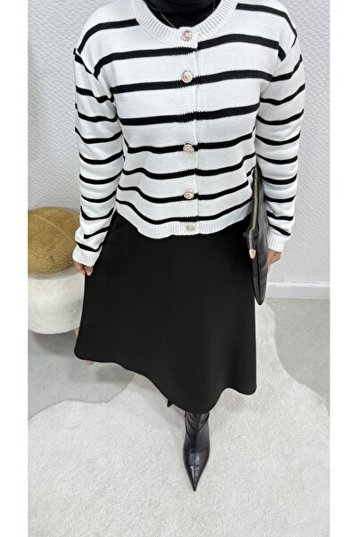 modasusev Ριγέ Πλεκτά Ζακέτα Hijab - Λεπτομέρεια με κουμπί