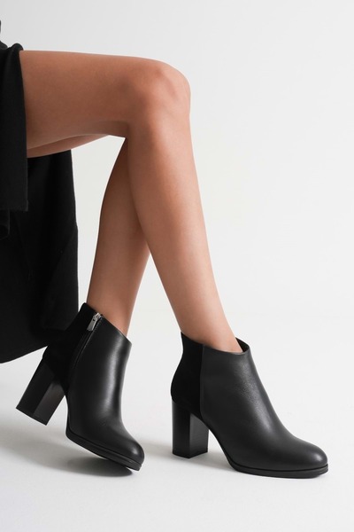 ANALİN SHOES Γυναικείες μπότες με τακούνι από γνήσιο δέρμα με λεπτομέρεια από...