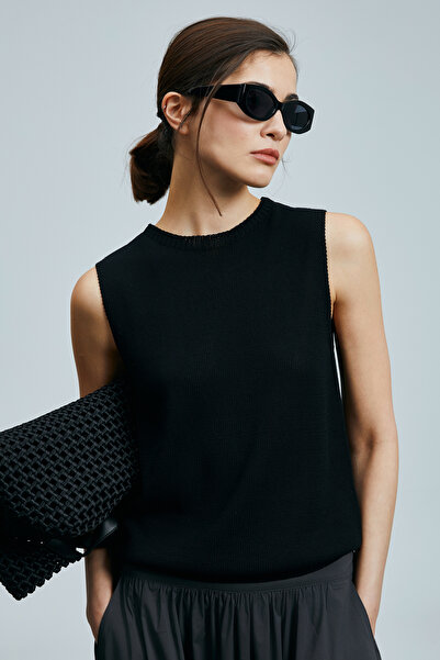 Lufian Women's Black Rayon Sweater