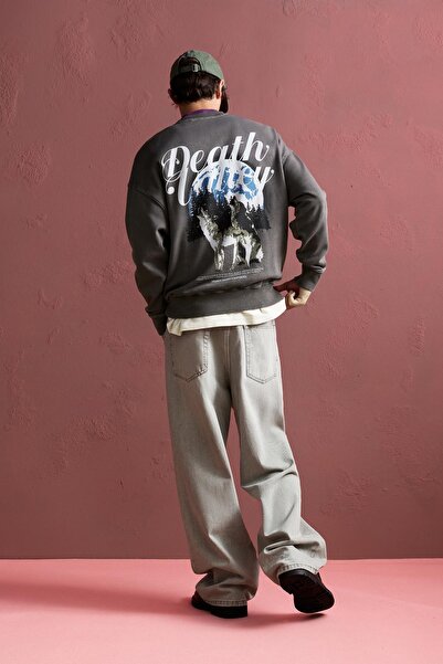 Pull & Bear Wolves crew neck sweatshirt