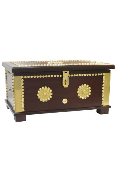 DSD صندوق خشبي فاخر مصنوع يدويًا ومزين بمسامير نحاسية