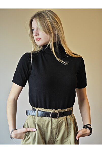 Aten سترة سوداء منسوجة بأكمام قصيرة