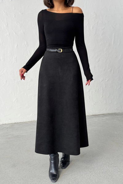 Lusin Woman's black midi length suede skirt