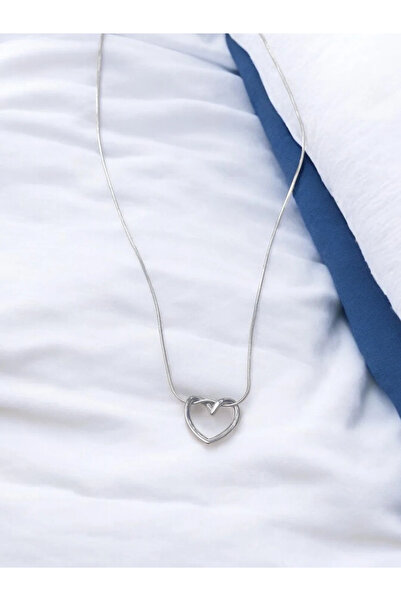 Bluw Jewelry قلادة من الفولاذ بنمط قلب - اللون: فضي