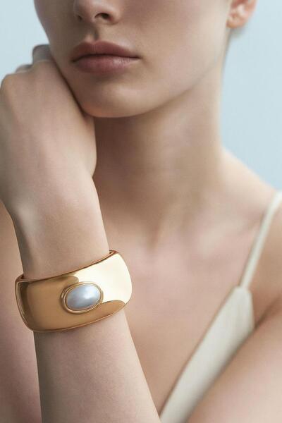 New Obsessions Brand İnci Detailed Thick Gold Cuff Bracelet