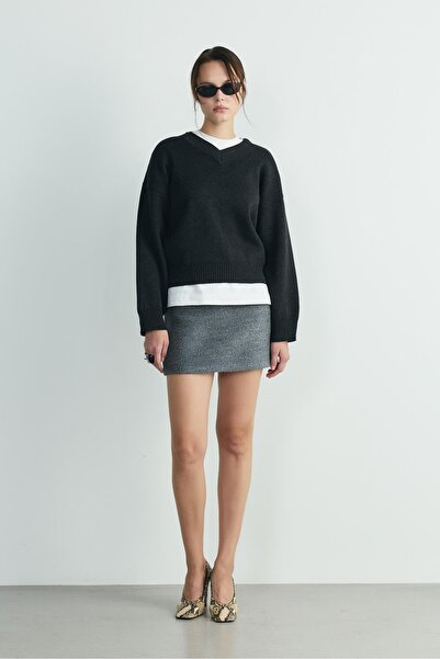 Suud Collection Πουλόβερ με λαιμόκοψη V σε απόχρωση καπνιστού χρώματος