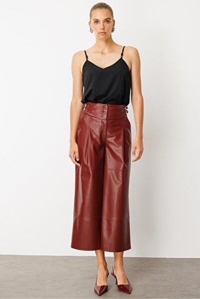 Moda İlgi Modailgi Kemer Kısmı Deri Toka Detaylı Yandan Cepli Pileli Ara Boy Pantolon Bordo