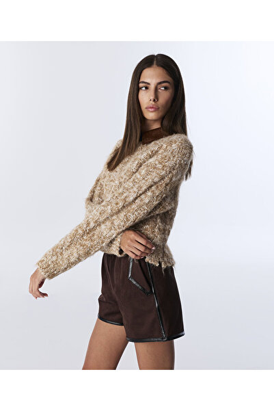Twist Raw Edge Sweater with Contrast Collar