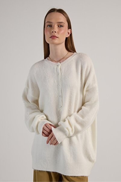 minaaise Women's ecru button detailed Oversized soft sweater 30031