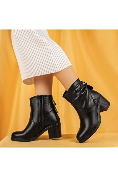 Modlet.ro Women's black heeled boots made of leather MOD05614