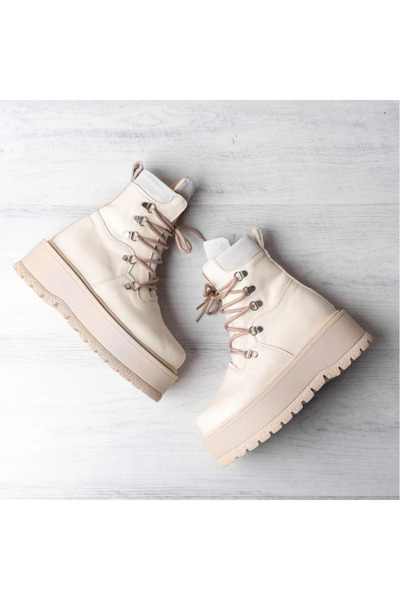 exclusives.ro Women's boots - Bari - medium - high sole - beige / cream natural leather