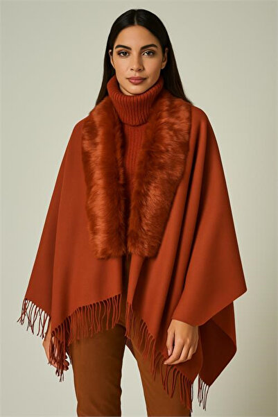 Dipmoda Kadın yakası kürklü panço DPAKS039