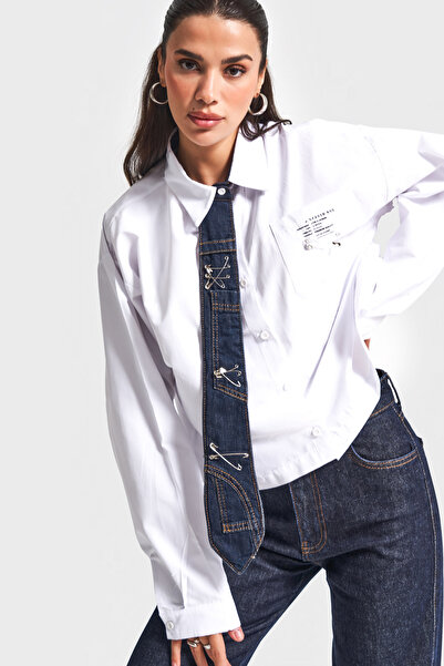 its basic Жіноча сорочка білого кольору з широким кроєм, з деталями у вигляді краватки, спеціального дизайну