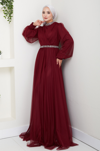 Raika Moda فستان سهرة إسلامي كبير الحجم مع تفاصيل حجرية على الياقة والخصر إسنا