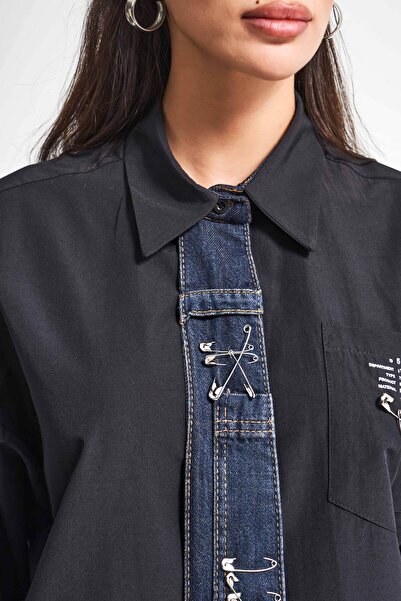 its basic Cămașă de damă cu design special, culoare neagră, cu detaliu cravată croială largă