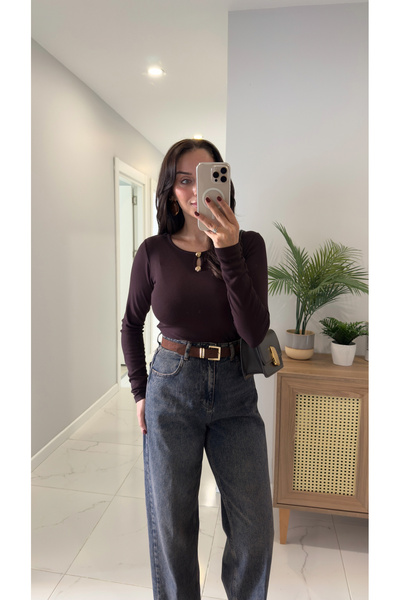 BİRCANÇİL Μπλούζα Kenry Brown με χρυσή λεπτομέρεια με αγκράφα