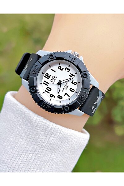 Q&Q Silicone Strap Waterproof Children's Wristwatch with 2 Years Machine Warranty
