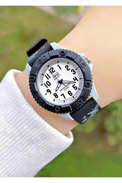 Q&Q Silicone Strap Waterproof Children's Wristwatch with 2 Years Machine Warranty